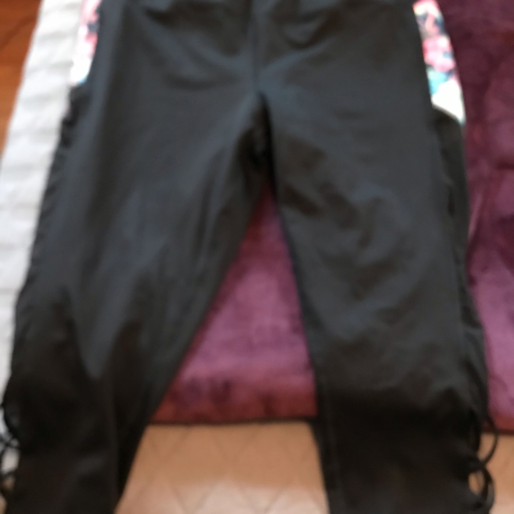 Everlasting cropped workout leggings